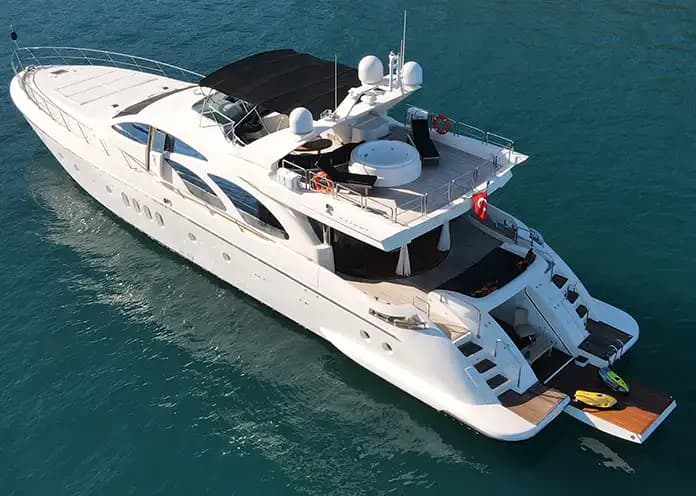 Obsidian Motor Yacht