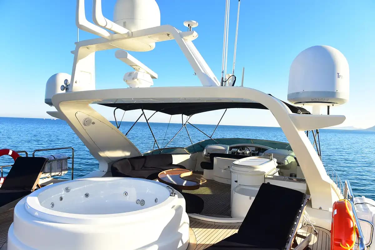 Obsidian Motor Yacht 4