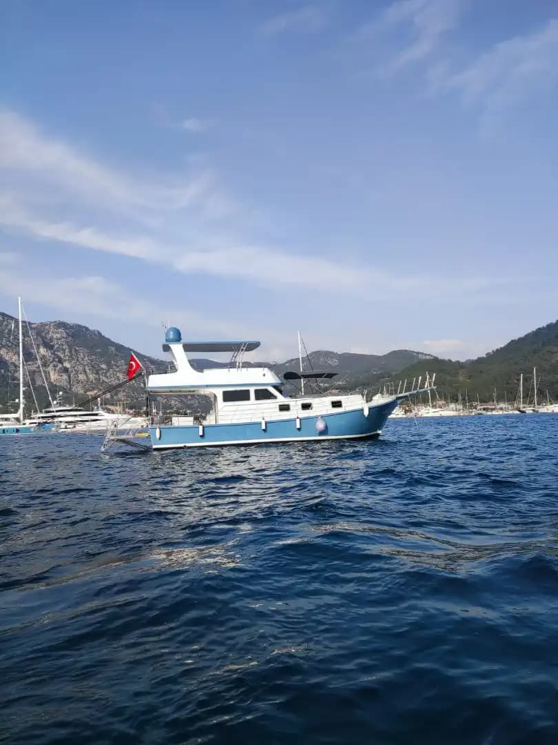Sunset Motor Yacht 2