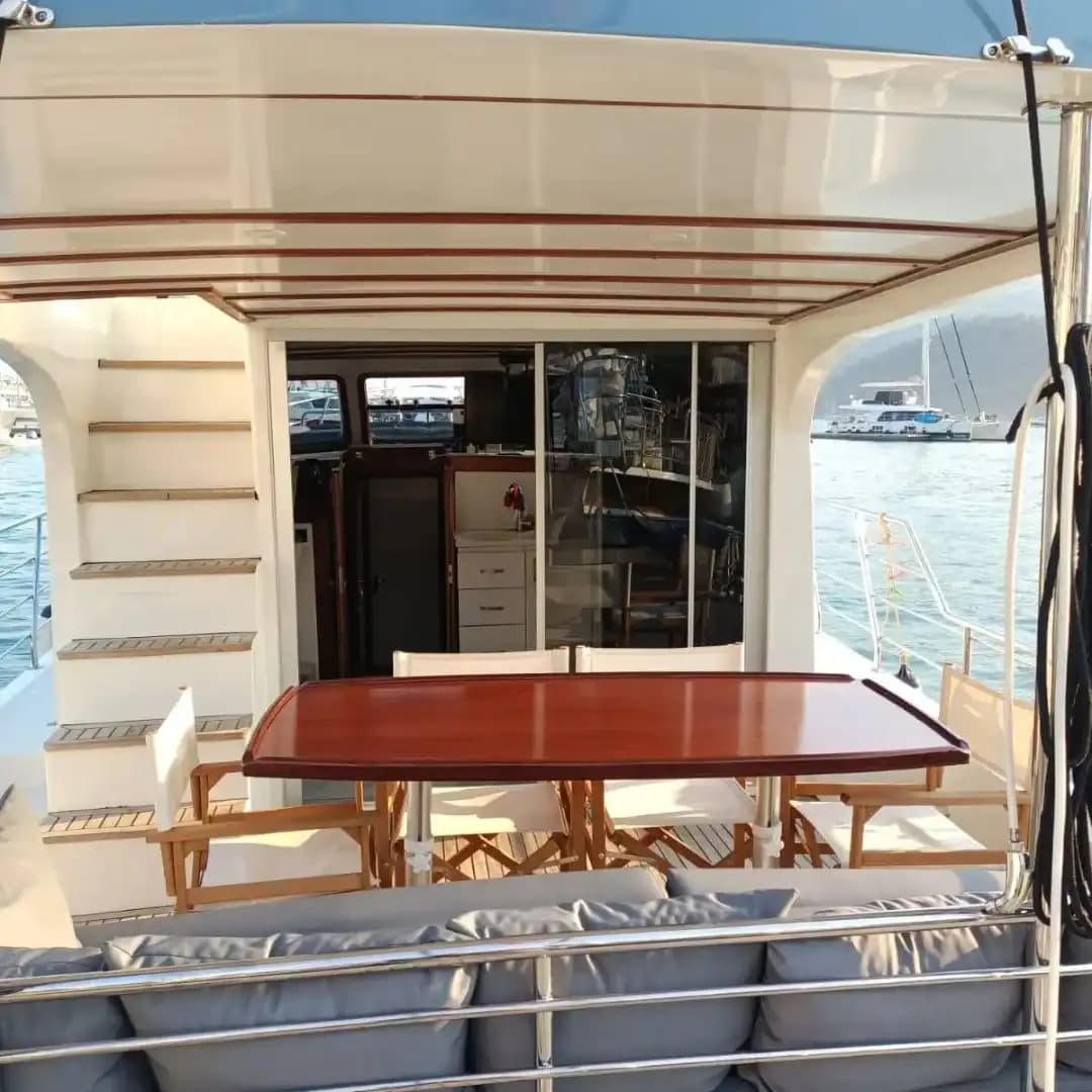 Sunset Motor Yacht 4
