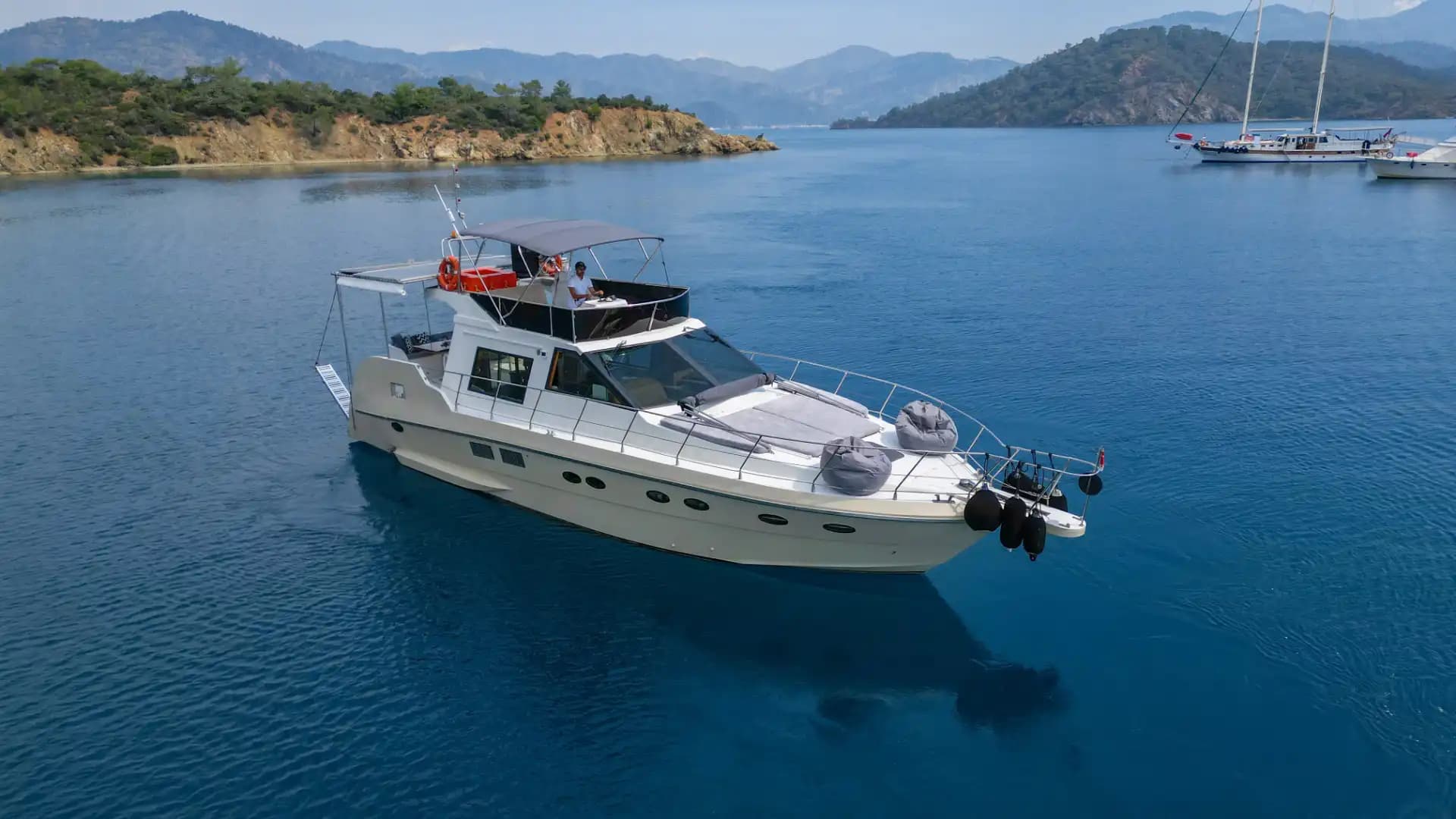 Ada North Motor Yacht 3