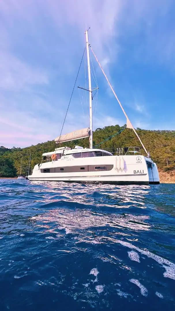 Jomo Catamaran 4