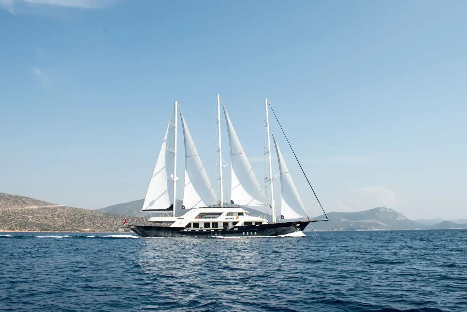 Meira Sailing Boat 2