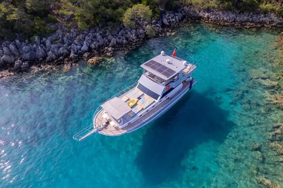 Royal RTT Motor Yacht 2
