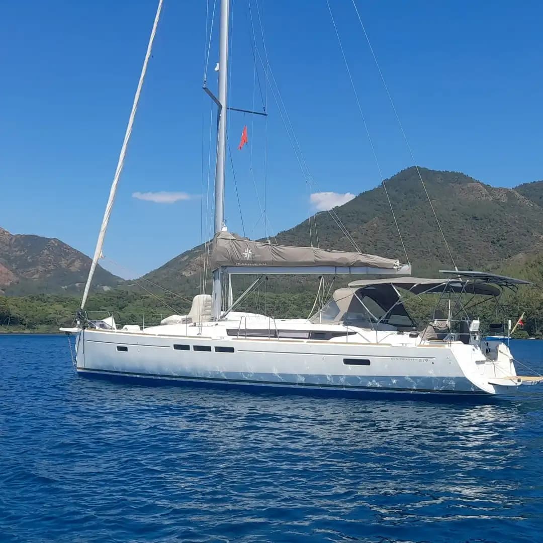 Sabina L Sailing Boat 3